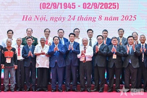 Lãnh đạo Đảng, Nhà nước gặp mặt đại biểu tiêu biểu đại diện các tầng lớp nhân dân