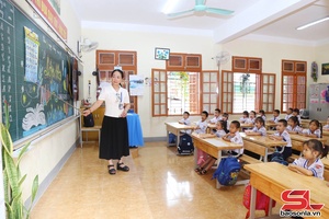 'Học sinh lớp 1 hân hoan tựu trường 