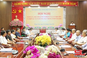 'Giao lưu, chia sẻ kinh nghiệm nuôi ong mật
