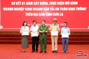 'Nhân rộng mô hình “Doanh nghiệp kinh doanh vận tải an toàn giao thông”