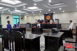 'Xét xử vụ án giết người và sử dụng vũ khí quân dụng 