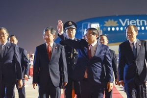 'Thủ tướng bắt đầu chuyến tham dự Hội nghị Thượng đỉnh SCO 2025 tại Trung Quốc