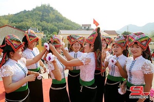 KHĂN PIÊU - Nét đẹp văn hóa đồng bào Thái Tây Bắc