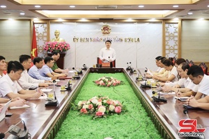 Gần 98% số hộ nhận quà tặng nhân dịp kỷ niệm Cách mạng tháng Tám và Quốc khánh 2/9