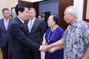 Chủ tịch nước Lương Cường tiếp gia đình các nhân sĩ hữu nghị Trung Quốc