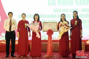 'Trường Mầm non Sơn La Star đón nhận Bằng công nhận đạt chuẩn Quốc gia mức độ II