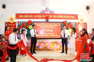 Đồng chí Bí thư Tỉnh ủy dự Lễ khai giảng năm học mới tại Trường THCS Lê Quý Đôn