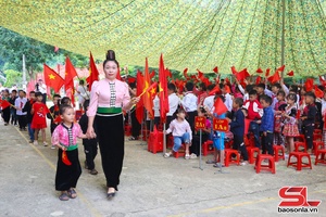 Lễ khai giảng năm học mới tại xã biên giới Mường Lèo