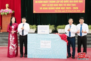 Lễ khai giảng năm học mới Trường THPT Yên Châu 