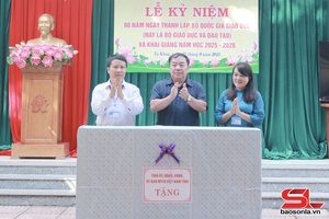 Tạ Khoa hân hoan Lễ khai giảng năm học mới