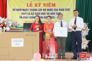 Trường Tiểu học Mường Giôn khai giảng năm học mới