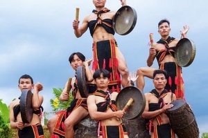'Giữ vững tình anh em Kinh - Thượng trước âm mưu chia rẽ - Bài 2: Đề cao cảnh giác, giữ vững niềm tin (Tiếp theo và hết)
