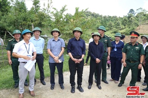Đồng chí Bí thư Tỉnh ủy kiểm tra công tác chuẩn bị đầu tư xây dựng trường học tại các xã biên giới