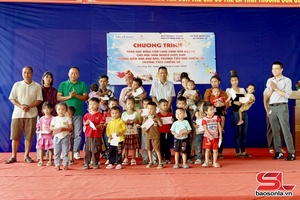 'Chương trình “Trao học bổng Tấm lòng vàng nhà đầu tư”