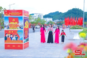  Rực rỡ cờ hoa chào mừng Đại hội Đại biểu Đảng bộ tỉnh Sơn La lần thứ XVI