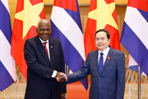 Tình đoàn kết đặc biệt Việt Nam-Cuba vững bền theo năm tháng