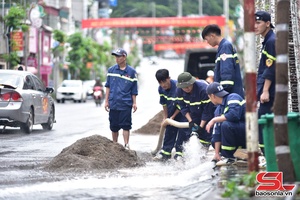 'Tập trung mọi nguồn lực khắc phục thiệt hại do mưa lũ