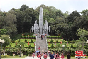 'Chặng đường 130 năm đấu tranh, xây dựng và phát triển. Phần 3: Góp phần thực hiện thắng lợi 2 cuộc kháng chiến trường kỳ.
