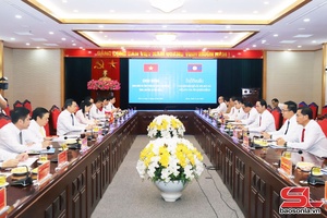 Đoàn đại biểu tỉnh U Đôm Xay, nước CHDCND Lào thăm và làm việc tại tỉnh Sơn La