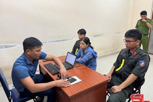 'Sơn La bắt đối tượng lừa đảo gần 300 triệu đồng trên không gian mạng