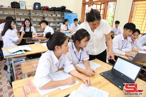 '
Dạy chữ đi đôi với rèn người