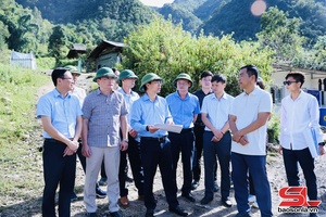 Đồng chí Phó Chủ tịch UBND tỉnh kiểm tra tiến độ các dự án bố trí sắp xếp dân cư vùng thiên tai và Dự án cải tạo, nâng cấp đường nối quốc lộ 37 với quốc lộ 279D