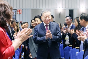 Tổng Bí thư Tô Lâm gặp gỡ cán bộ Đại sứ quán Việt Nam và cộng đồng người Việt tại Bắc Âu