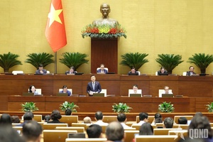 Tăng thu nhập công chức, đổi mới thể chế - "chìa khóa" thoát bẫy thu nhập trung bình