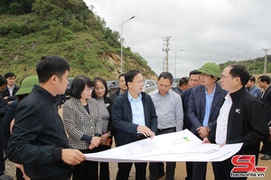 Đồng chí Bí thư Tỉnh ủy kiểm tra dự án đường cao tốc Hòa Bình - Mộc Châu và dự án đường trục chính đô thị - nội thị Mộc Châu