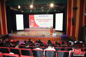 'Đảng ủy Báo và phát thanh, truyền hình Sơn La sinh hoạt chính trị dưới cờ