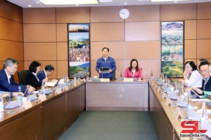 Đoàn đại biểu Quốc hội tỉnh Sơn La thảo luận tại Tổ