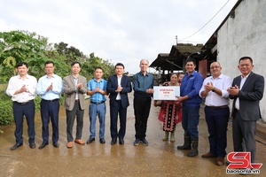 Đoàn công tác của Đại sứ quán nước Cộng hòa Cuba tại Việt Nam thăm các cơ sở chế biến, chăn nuôi trên địa bàn phường Thảo Nguyên 