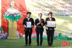 Đồng chí Chủ tịch UBND tỉnh dự Ngày hội Đại đoàn kết toàn dân tộc tại tổ dân phố Tà Loọng