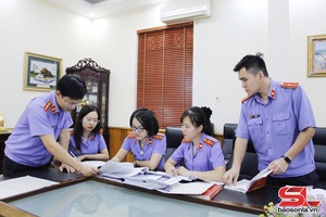 'Thực hành quyền công tố, kiểm sát, xét xử án kinh tế, tham nhũng, chức vụ