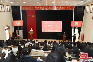 'Bồi dưỡng nhận thức về Đảng cho 172 học sinh, sinh viên và quần chúng ưu tú