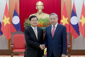 Vun đắp quan hệ Việt Nam-Lào mãi trường tồn theo thời gian