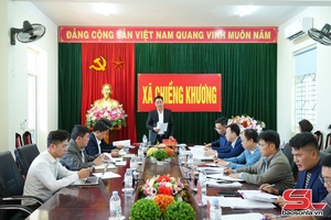 'Tổ công tác số 4 tham dự, chỉ đạo kiểm điểm tại xã Chiềng Khương