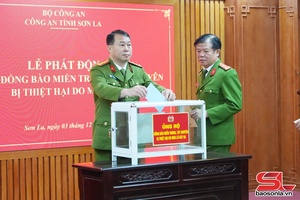 'Công an Sơn La quyên góp ủng hộ đồng bào miền Trung, Tây Nguyên bị thiệt hại do bão lũ