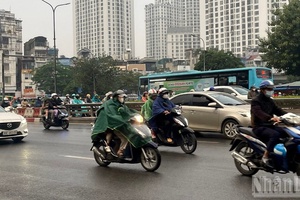 'Thời tiết ngày 7/12: Áp thấp nhiệt đới gần Biển Đông, Bắc Bộ đêm và sáng trời rét