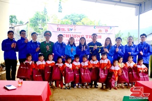  “Đông ấm biên cương”- mang yêu thương vượt núi