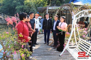 ' Khảo sát du lịch vùng lòng hồ thủy điện Sơn La