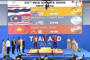 'Cử tạ Việt Nam nỗ lực vượt thách thức tại SEA Games 33