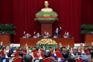 Thông cáo báo chí ngày làm việc thứ nhất Hội nghị Trung ương 15, khóa XIII