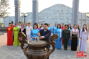 Lễ dâng hương chào mừng Đại hội đại biểu phụ nữ tỉnh lần thứ XIV, nhiệm kỳ 2025 - 2030