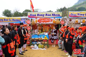 'Nhiều hoạt động sôi nổi tại Lễ hội Tết cổ truyền dân tộc Mông xã Chiềng Sại