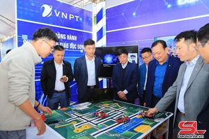 'Khai mạc Cuộc thi nghiên cứu khoa học, kỹ thuật cấp tỉnh; Ngày hội STEM - Robotics và triển lãm “Chuyển đổi số trong giáo dục”