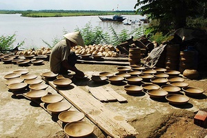 Truyện Podcast: Lửa vẫn sáng bên hồ