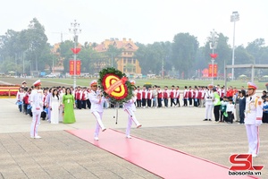 'Trường THCS Mộc Lỵ trải nghiệm “Tiếp lửa truyền thống – Vững bước tương lai”