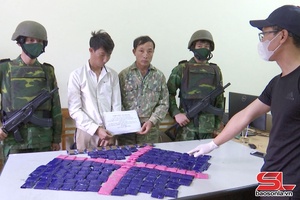 'Bắt giữ 2 đối tượng vận chuyển 30.000 viên ma túy tổng hợp