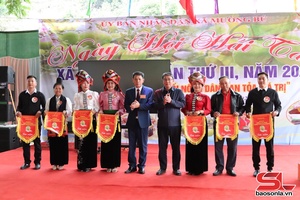 'Sôi nổi Ngày hội hái táo xã Mường Bú